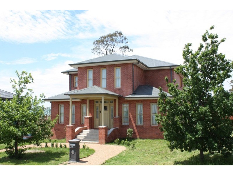 35 The Avenue, Sunbury VIC 3429