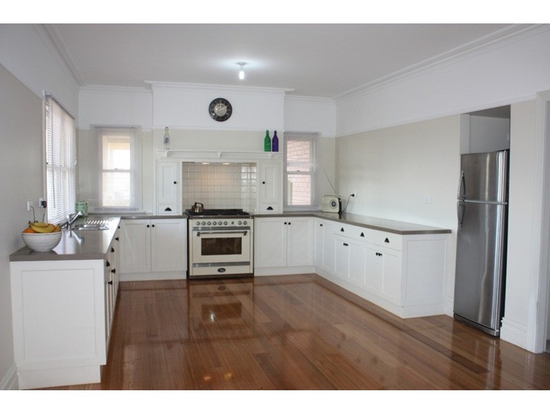 35 The Avenue, Sunbury VIC 3429