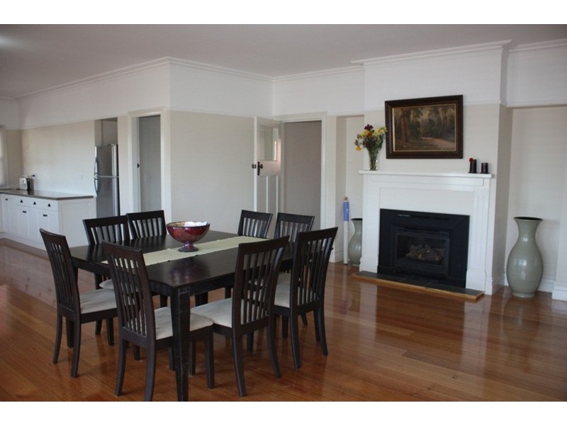 35 The Avenue, Sunbury VIC 3429