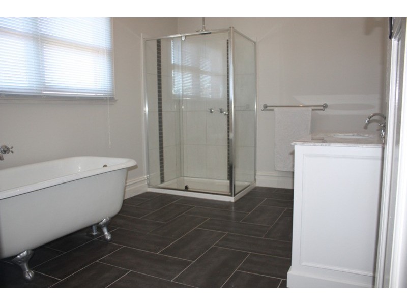 35 The Avenue, Sunbury VIC 3429