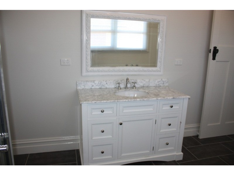 35 The Avenue, Sunbury VIC 3429