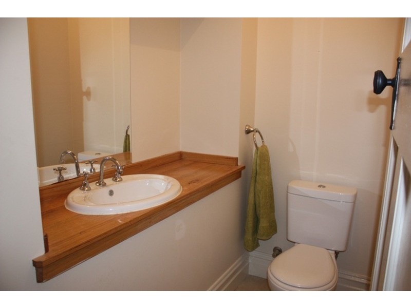 35 The Avenue, Sunbury VIC 3429