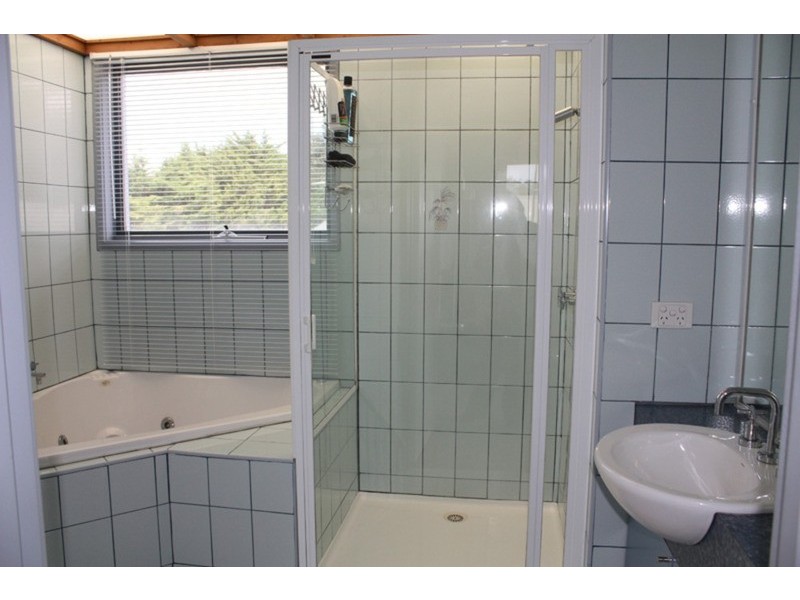 5 Wyralla Crescent, Gisborne VIC 3437