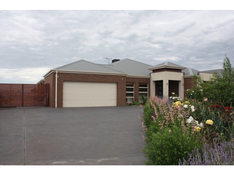 28 The Strand, Sunbury VIC 3429