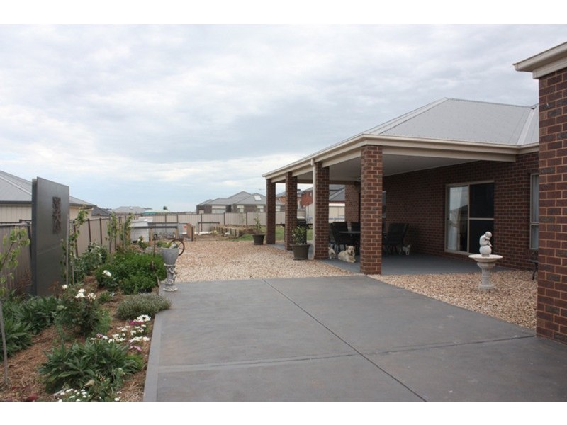 28 The Strand, Sunbury VIC 3429