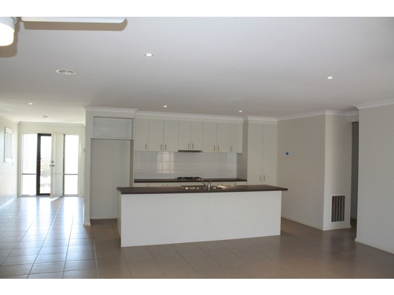 138 Phillip Drive, Sunbury VIC 3429