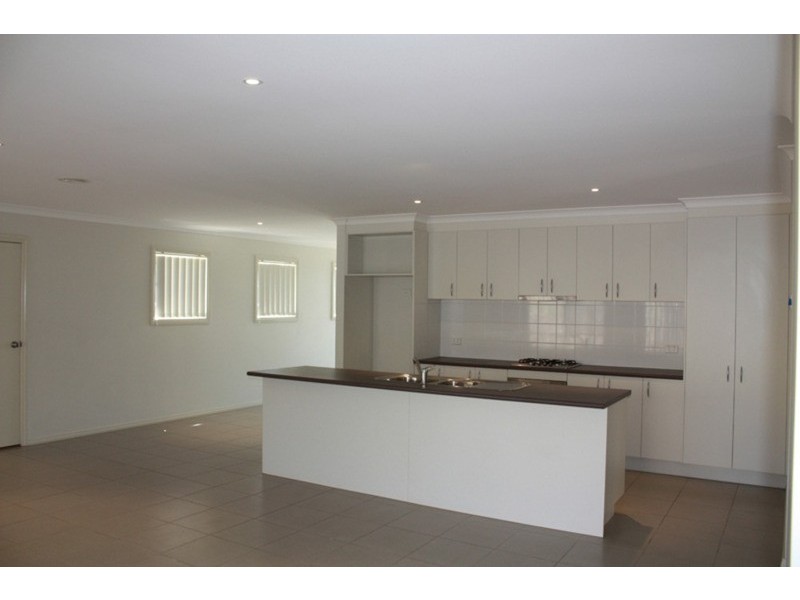 138 Phillip Drive, Sunbury VIC 3429