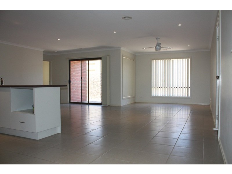 138 Phillip Drive, Sunbury VIC 3429