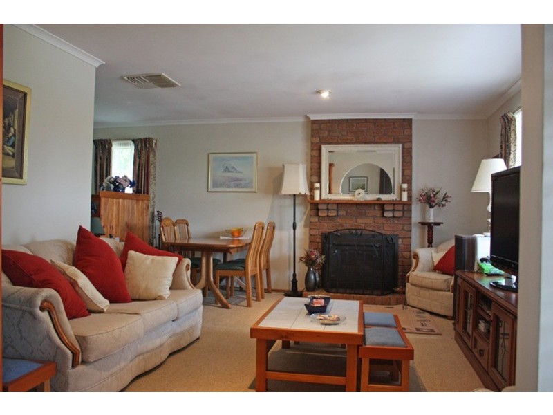 194 Elizabeth Drive, Sunbury VIC 3429
