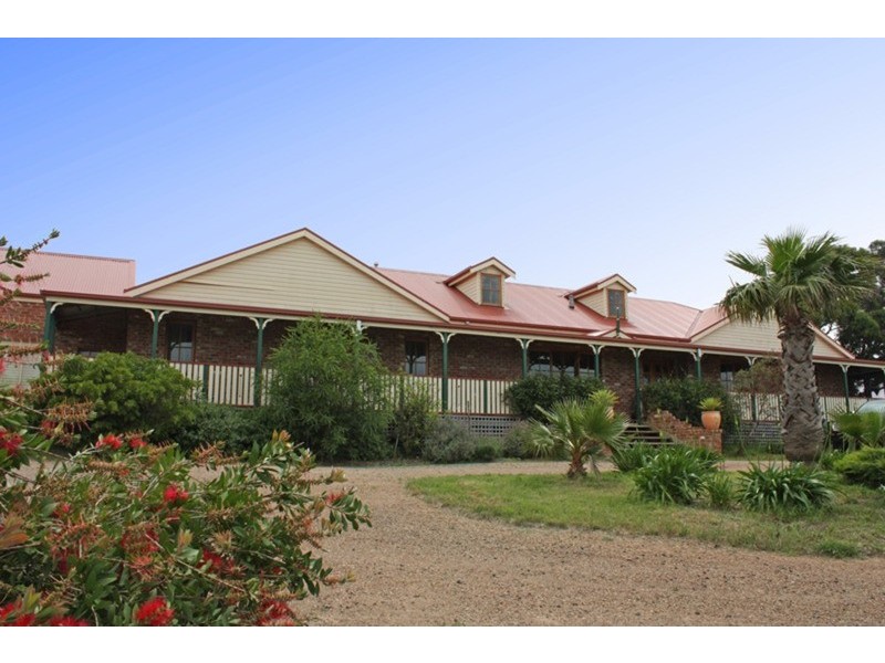 6 Mount Drive, Sunbury VIC 3429