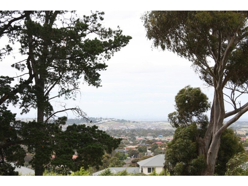 6 Mount Drive, Sunbury VIC 3429