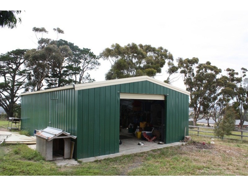 6 Mount Drive, Sunbury VIC 3429