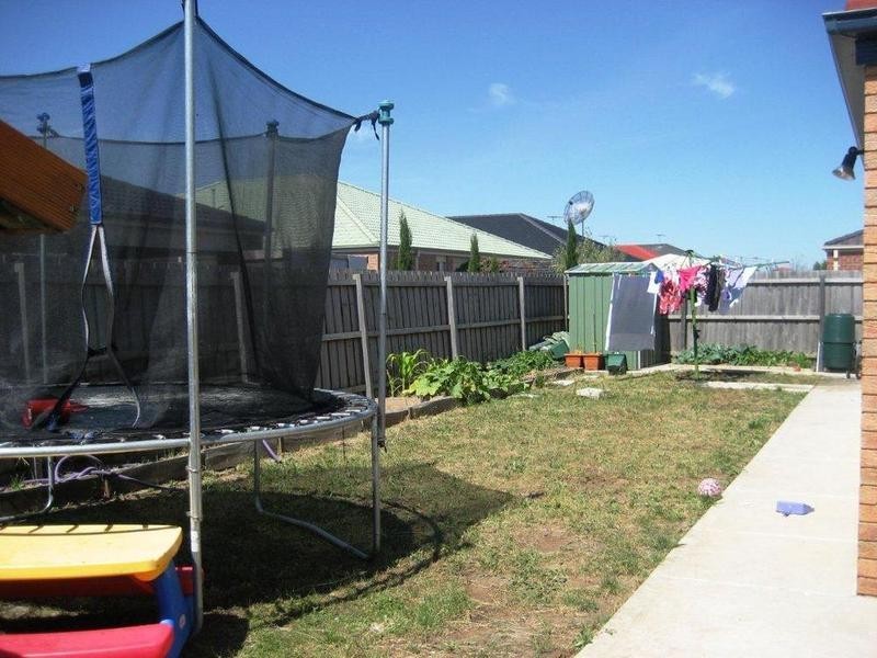 5 Burge Drive, Sunbury VIC 3429