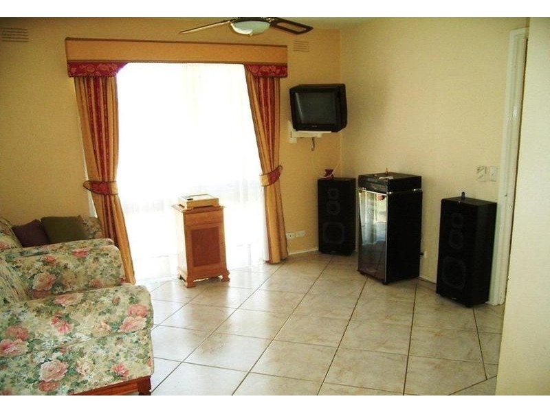 2 Hughes Court, Sunbury VIC 3429