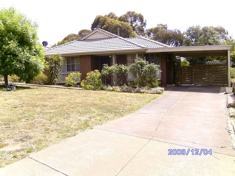 8 Coppelius Close, Sunbury VIC 3429