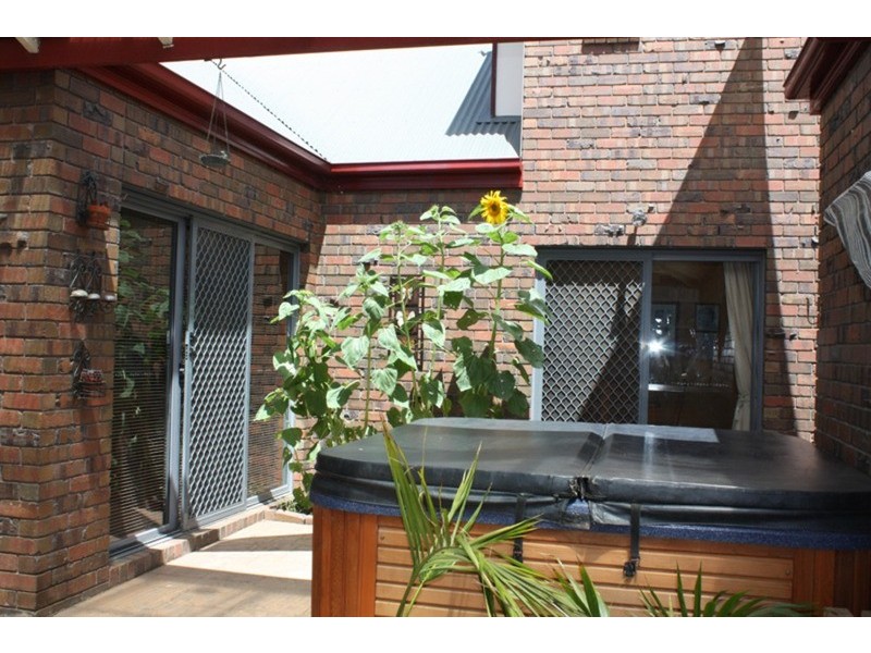 86 Stewarts Lane, Sunbury VIC 3429