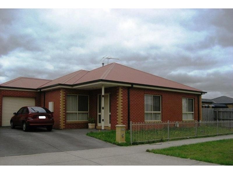 44 Charter Road East, Sunbury VIC 3429