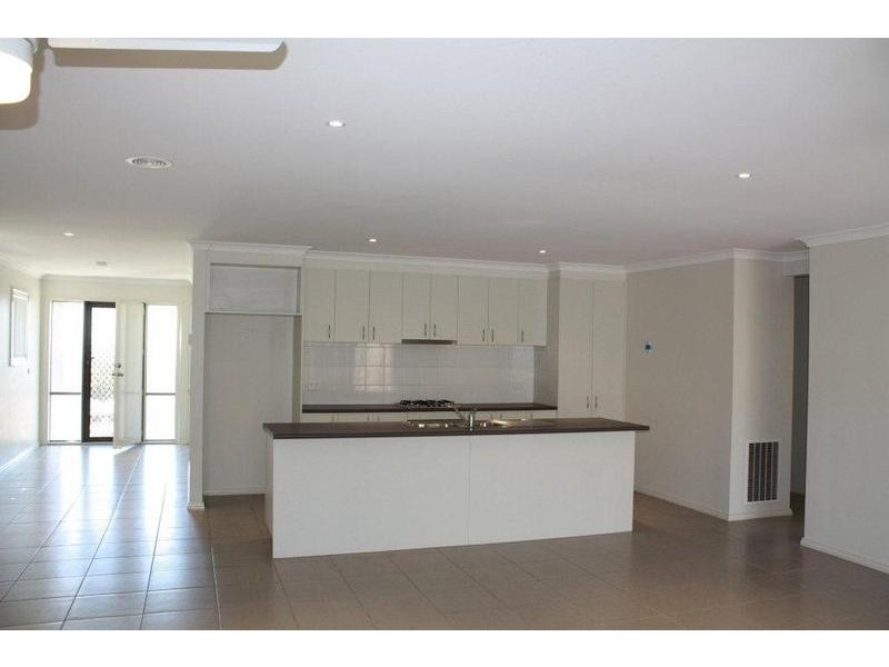 138 Phillip Drive, Sunbury VIC 3429