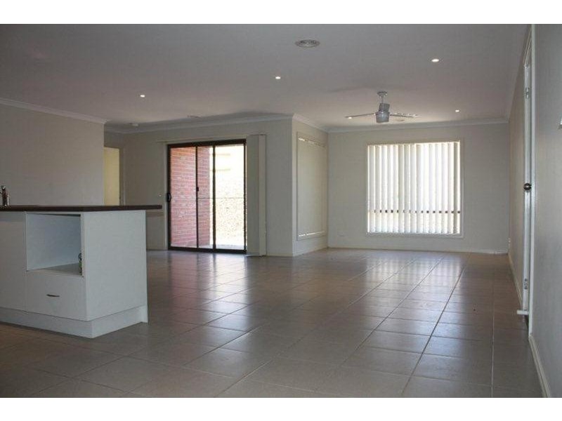 138 Phillip Drive, Sunbury VIC 3429