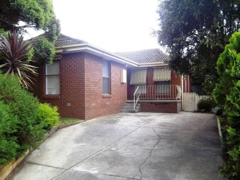 76 McKell Avenue, Sunbury VIC 3429