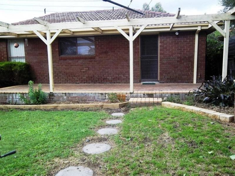 76 McKell Avenue, Sunbury VIC 3429