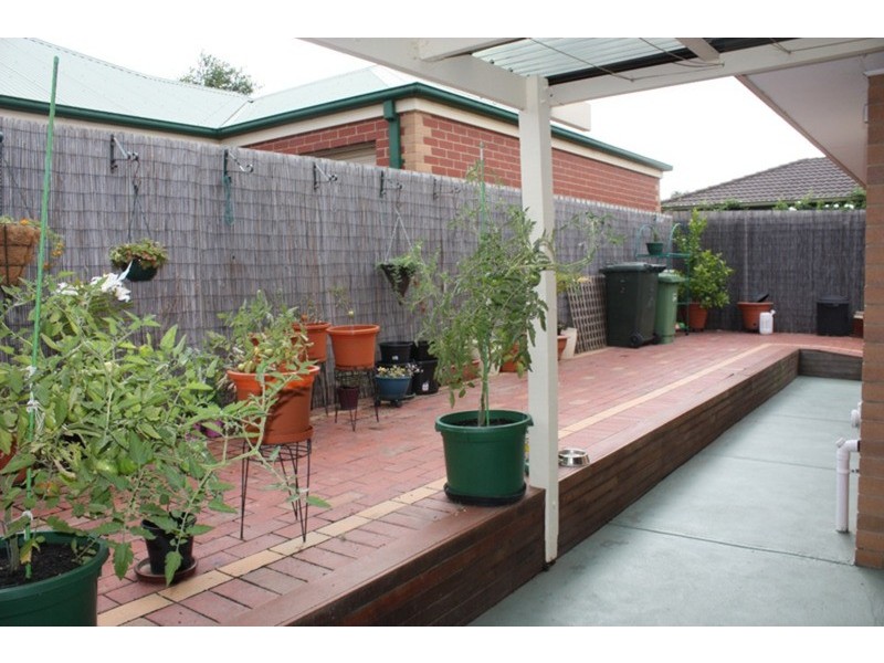 1/34 Harcombe Drive, Sunbury VIC 3429
