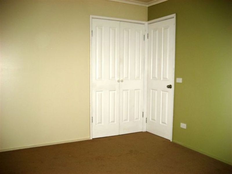 8 Hogan Street, Sunbury VIC 3429