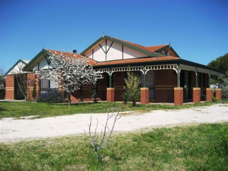 110 Palmer Road, Sunbury VIC 3429