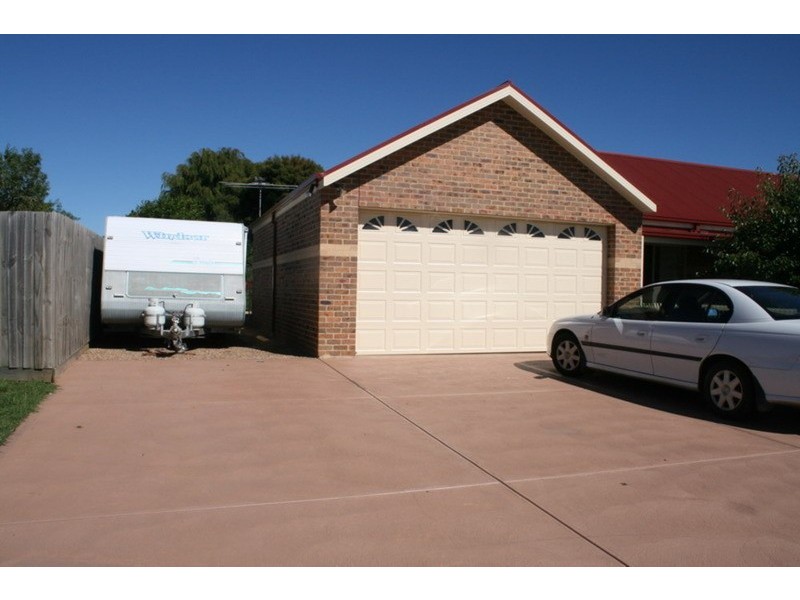 64 Chessy Park Drive, New Gisborne VIC 3438