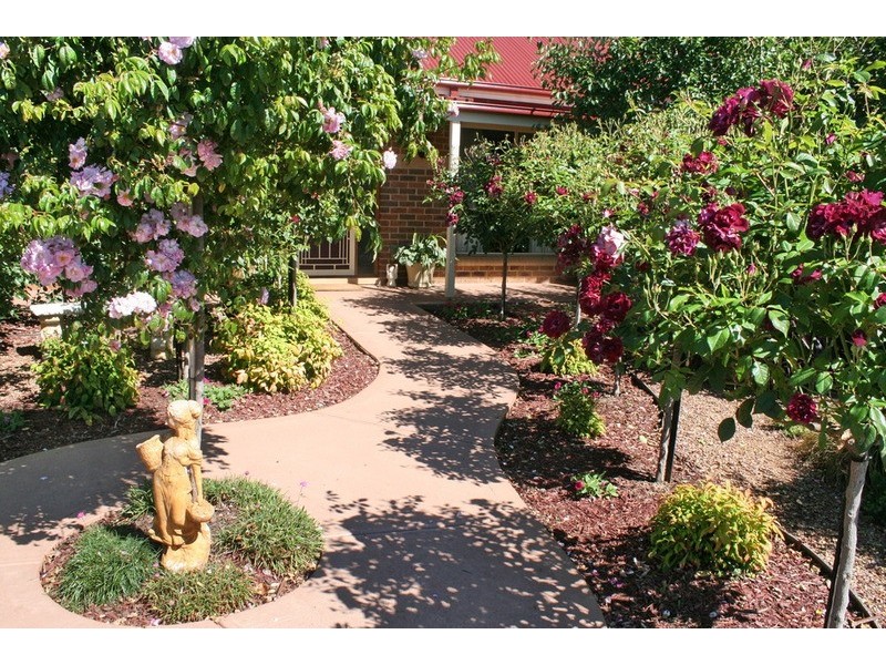 64 Chessy Park Drive, New Gisborne VIC 3438