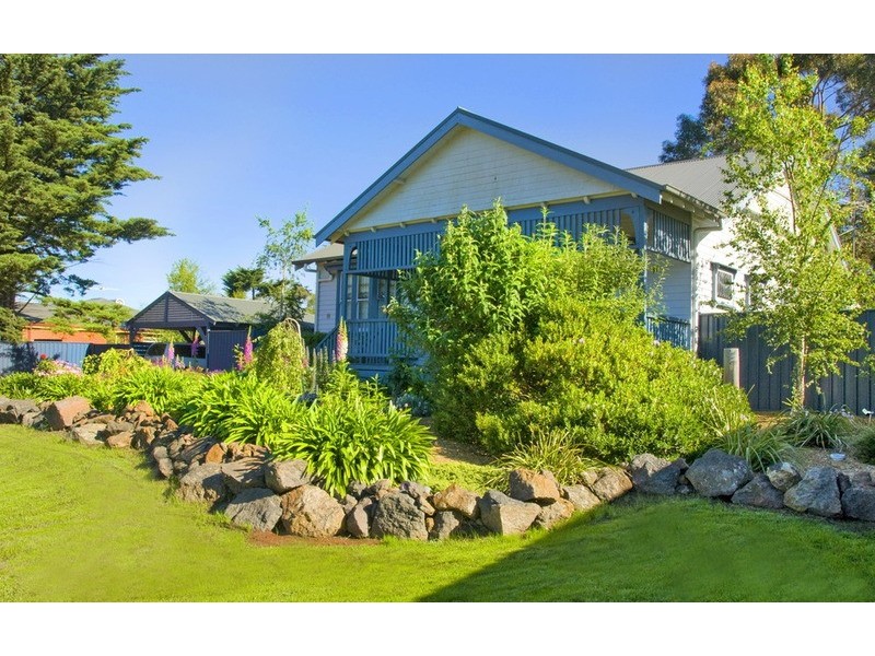 18 Morrow Road, Gisborne VIC 3437