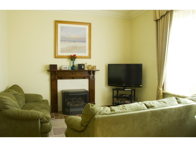 18 Morrow Road, Gisborne VIC 3437