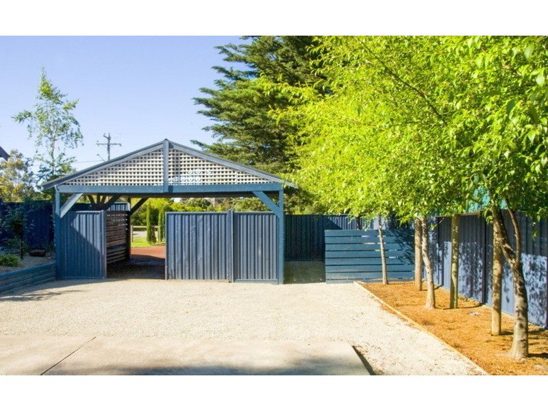 18 Morrow Road, Gisborne VIC 3437