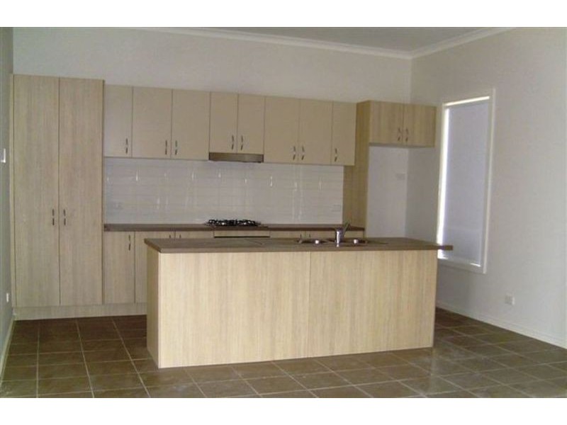 28  Wallaby Walk, Sunbury VIC 3429
