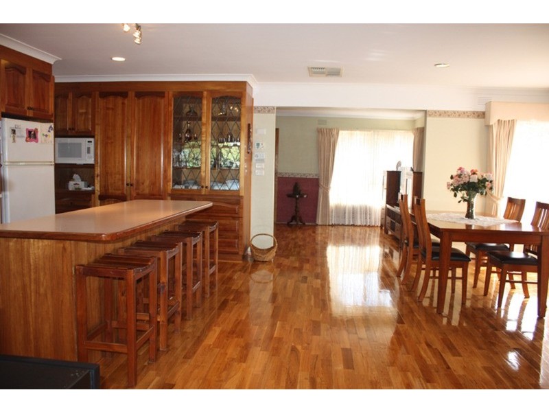 63 Dobell Avenue, Sunbury VIC 3429