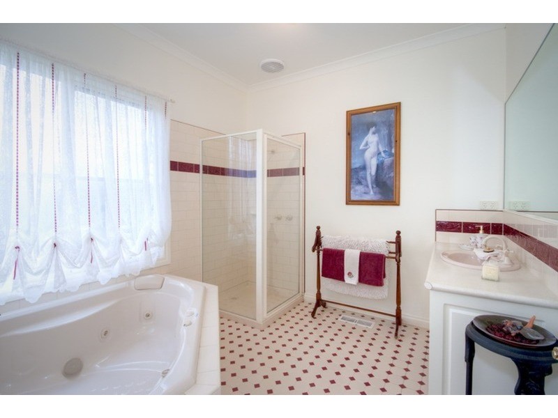 5 Abbey Court, Gisborne VIC 3437