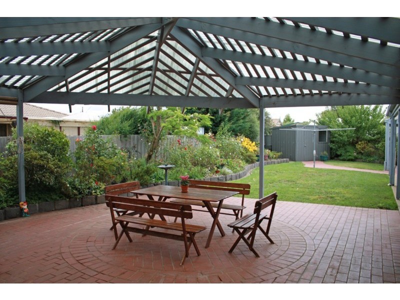 2 Dolan Court, Sunbury VIC 3429