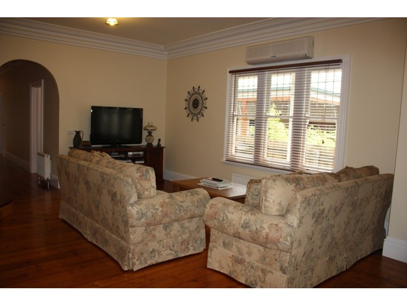 42 Brook Street, Sunbury VIC 3429