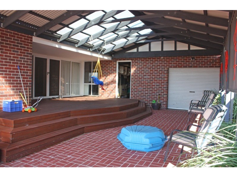 12 Marsh Crescent, Sunbury VIC 3429