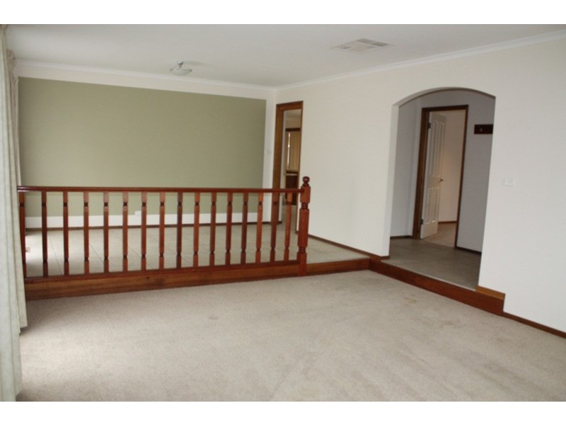 17 Riddell Road, Sunbury VIC 3429