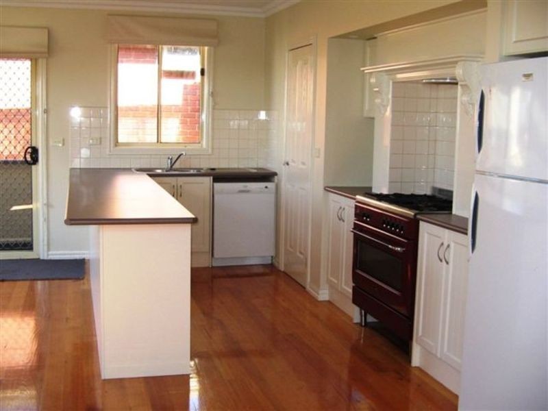 2/213 Reservoir Road, Sunbury VIC 3429