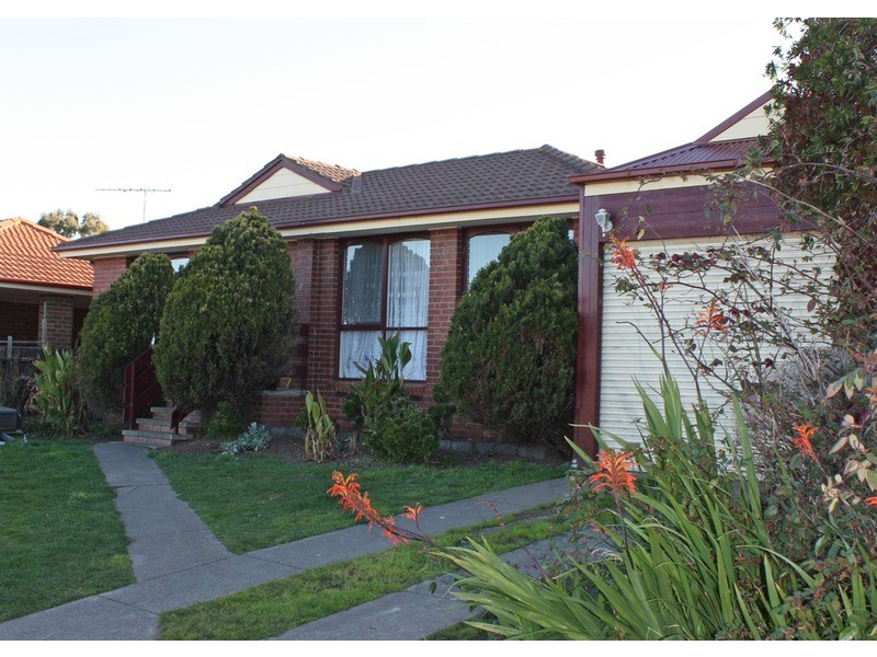 6 Harcourt Close, Sunbury VIC 3429