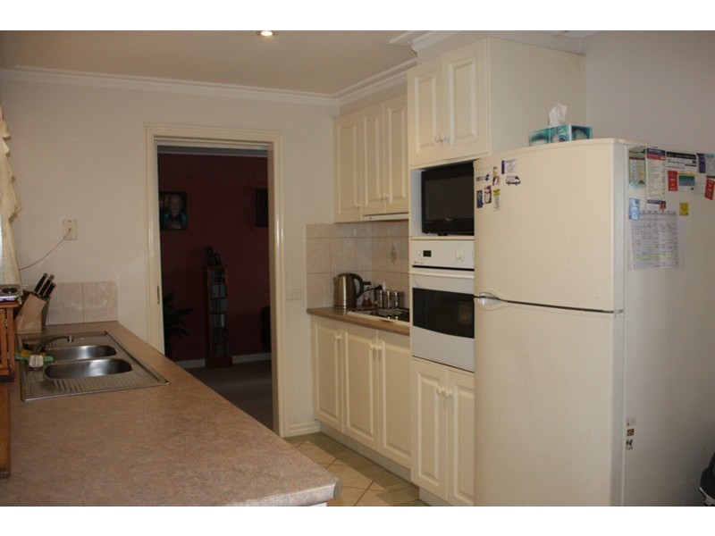 6 Harcourt Close, Sunbury VIC 3429