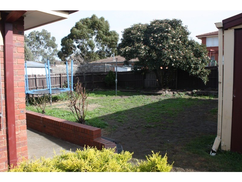 6 Harcourt Close, Sunbury VIC 3429