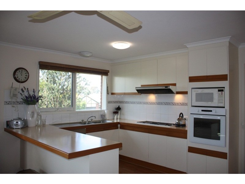 11 Atkinson Close, Sunbury VIC 3429