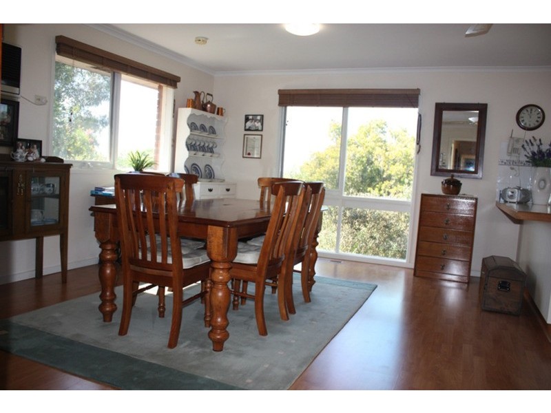 11 Atkinson Close, Sunbury VIC 3429