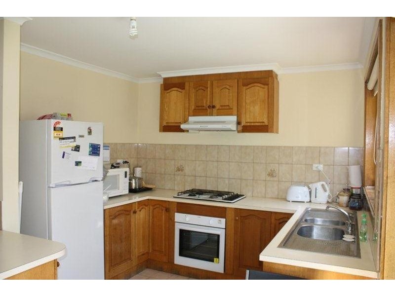 1/16 Horne Street, Sunbury VIC 3429
