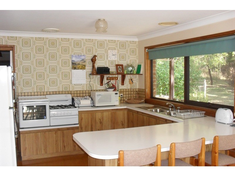 13 English Street, Macedon VIC 3440