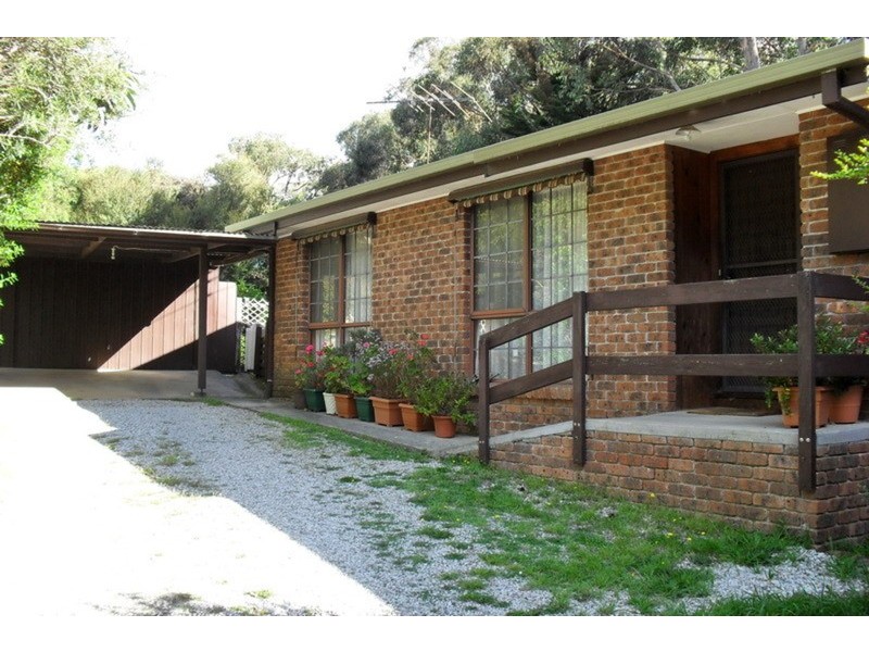 13 English Street, Macedon VIC 3440