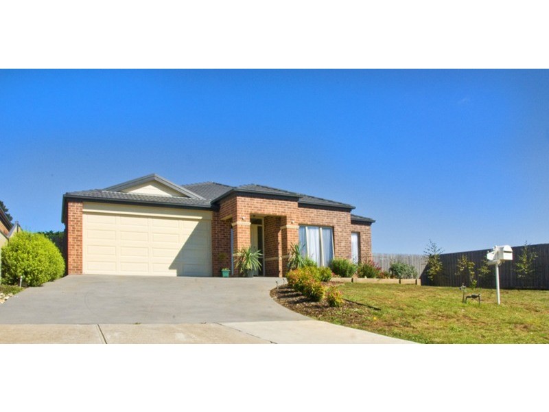 9 Skehan Court, Romsey VIC 3434